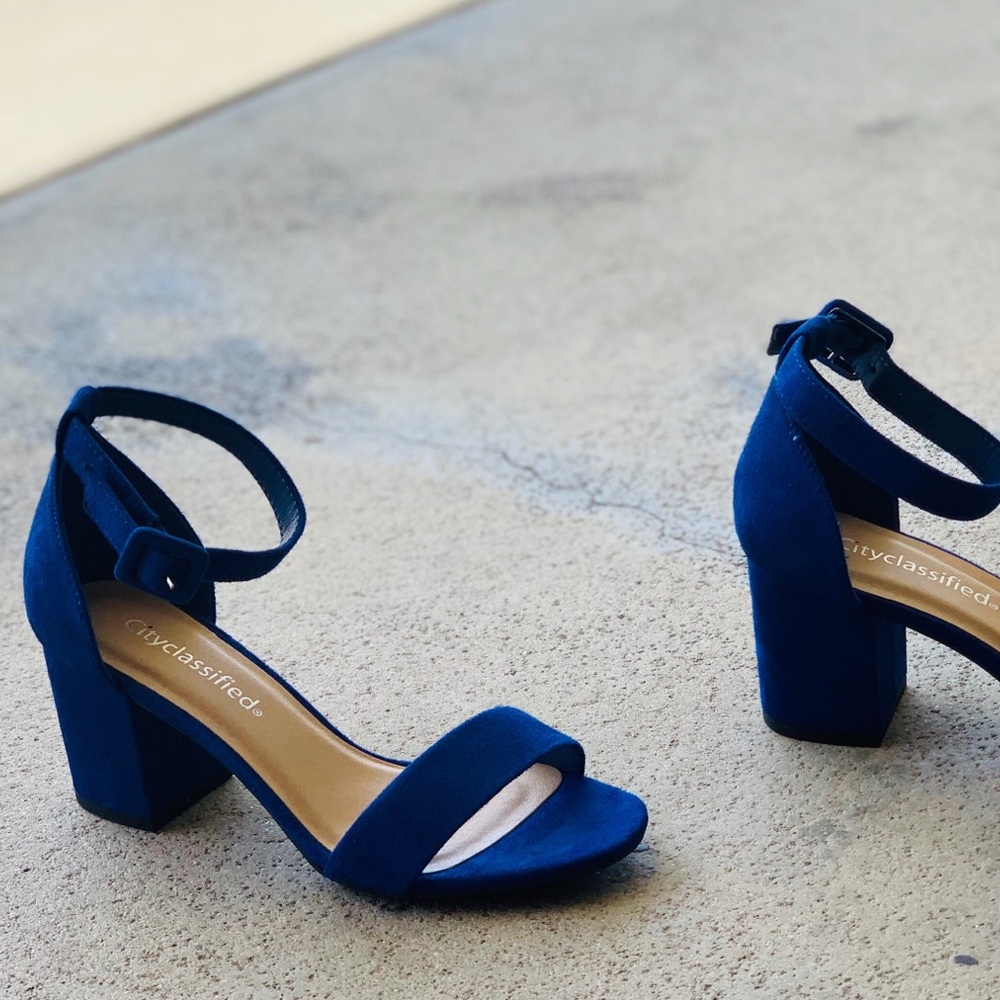 City Classified Blue Ankle strap 2.5” HEEL Sandal - Picture 2 of 8